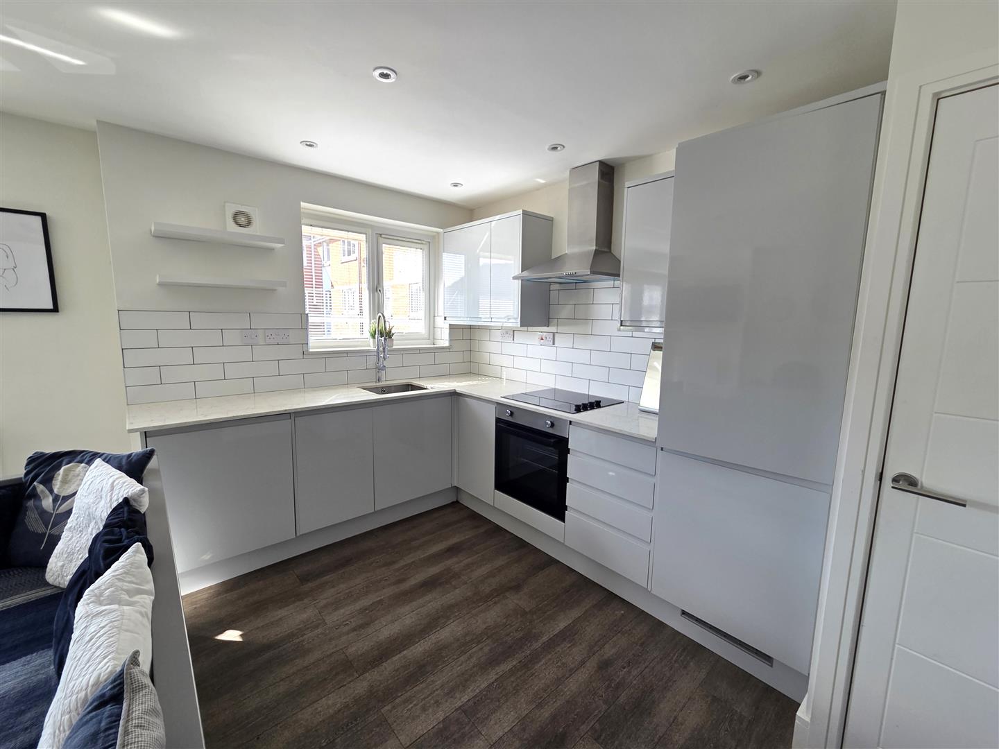Highmoor, Marina, Swansea, SA1 1YE